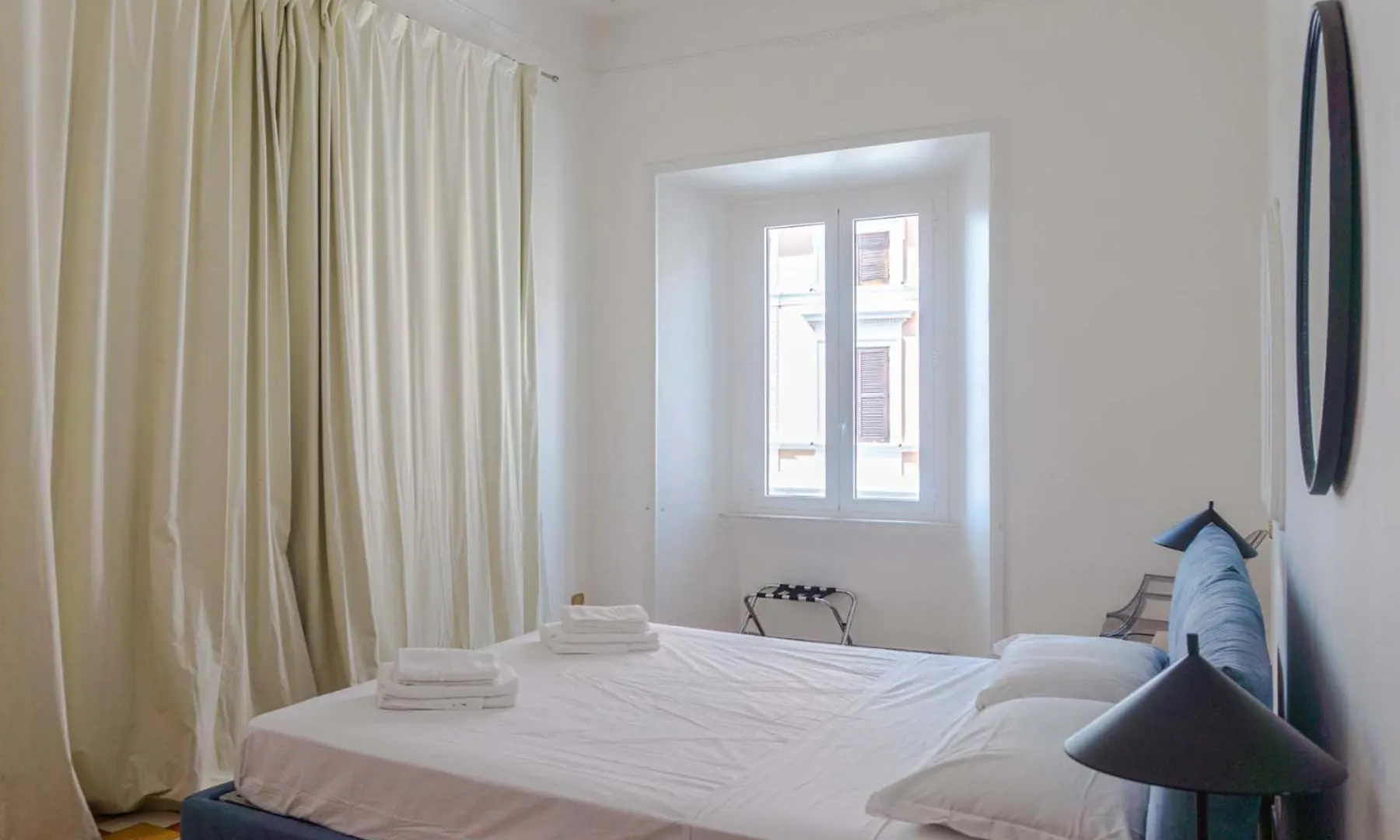 Villa Borghese Large Apartment Rome