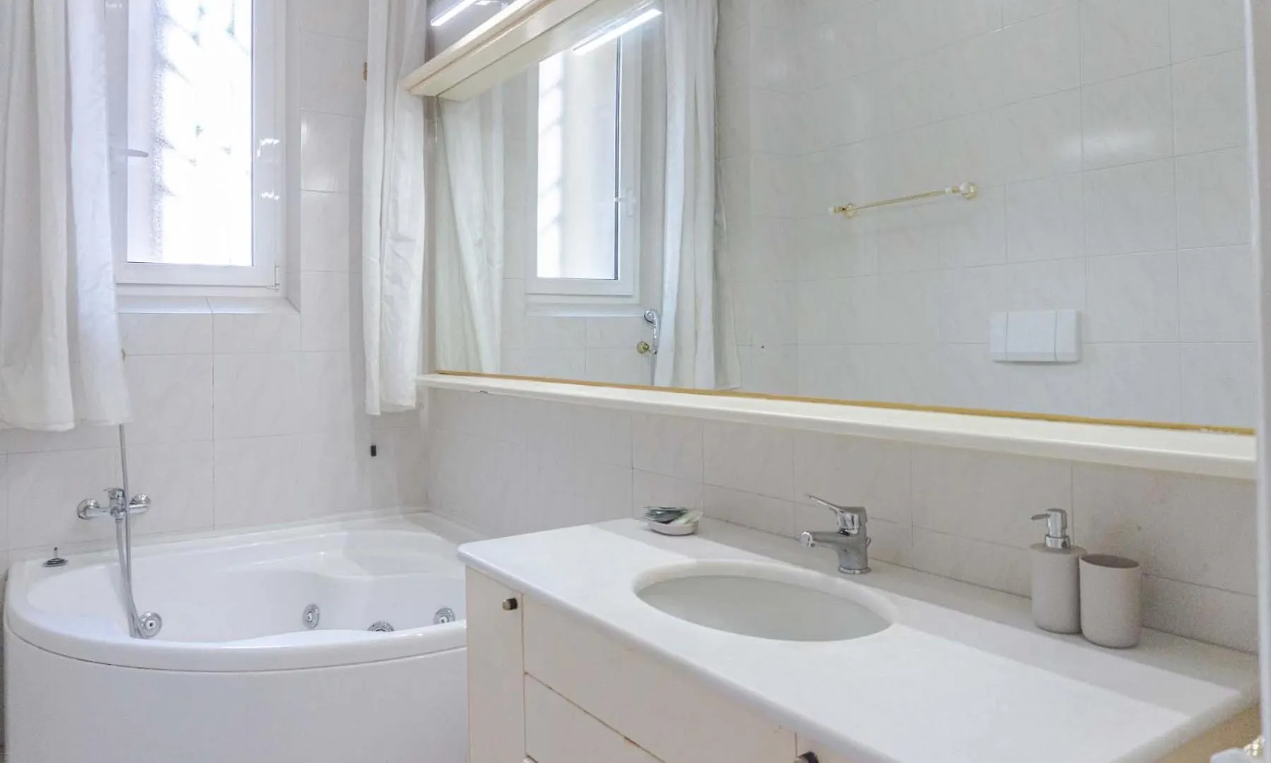 Villa Borghese Large Apartment Rome